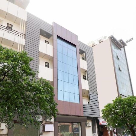 Hotel Red Snapper Couple Friendly At West Delhi 뉴델리 외부 사진