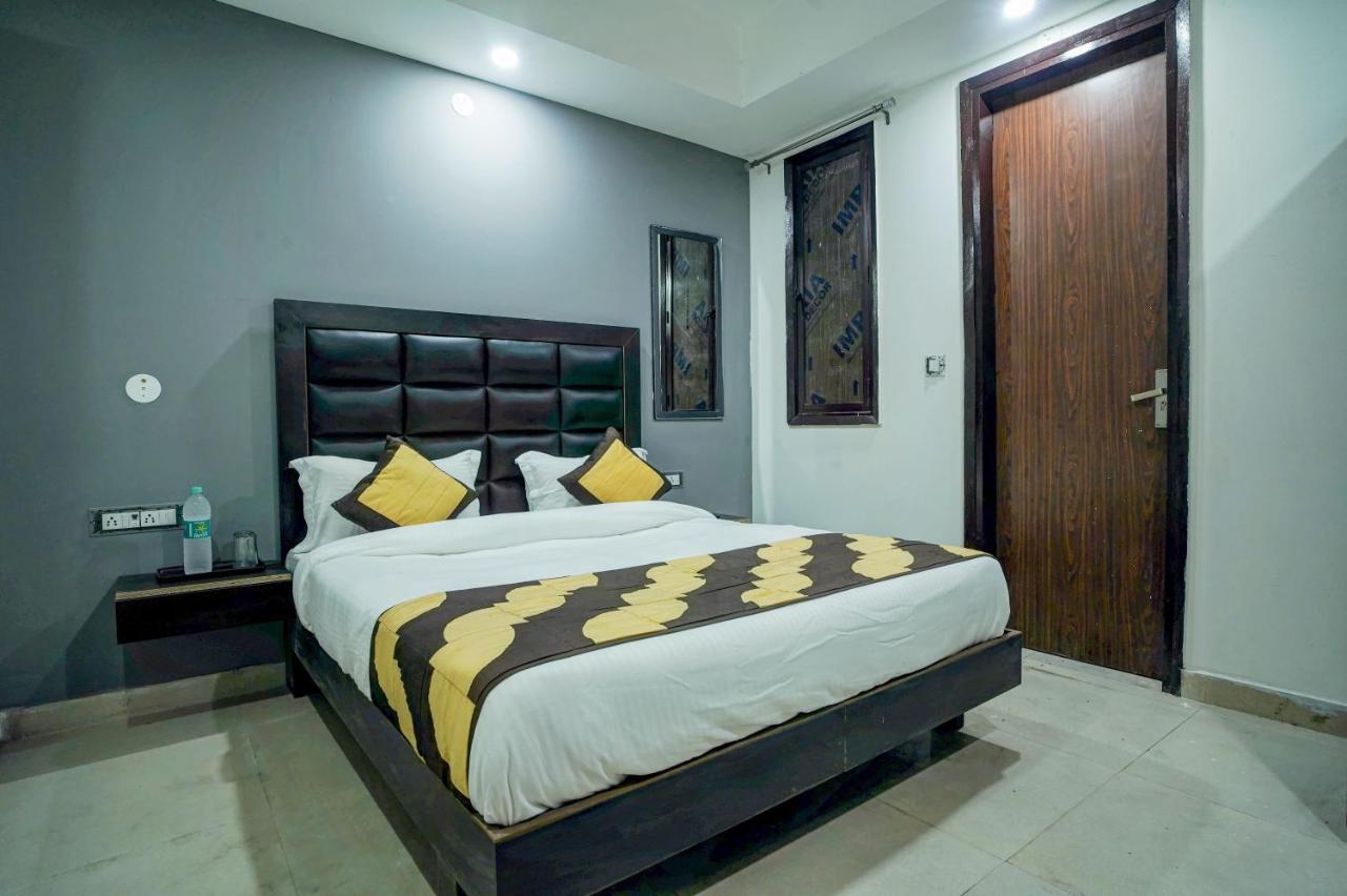 Hotel Red Snapper Couple Friendly At West Delhi 뉴델리 외부 사진