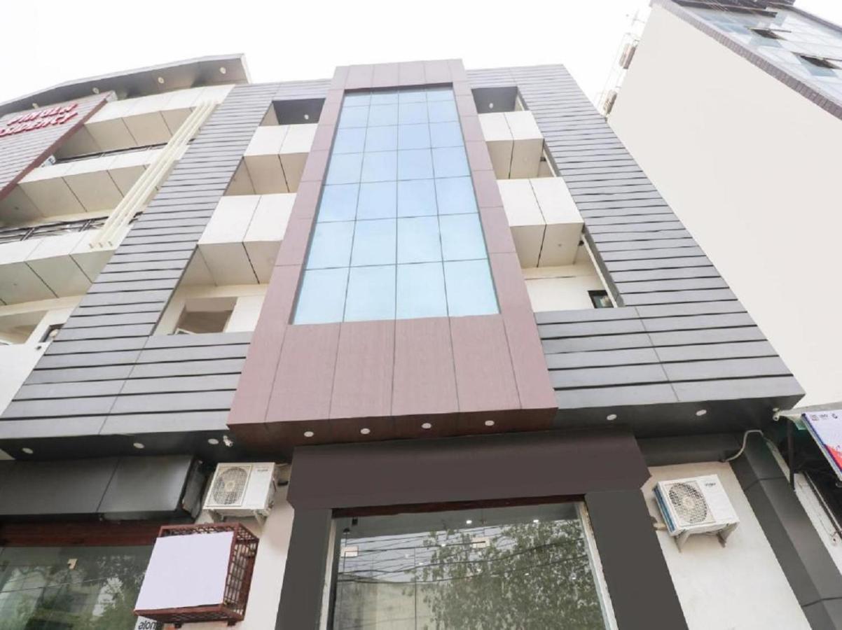 Hotel Red Snapper Couple Friendly At West Delhi 뉴델리 외부 사진